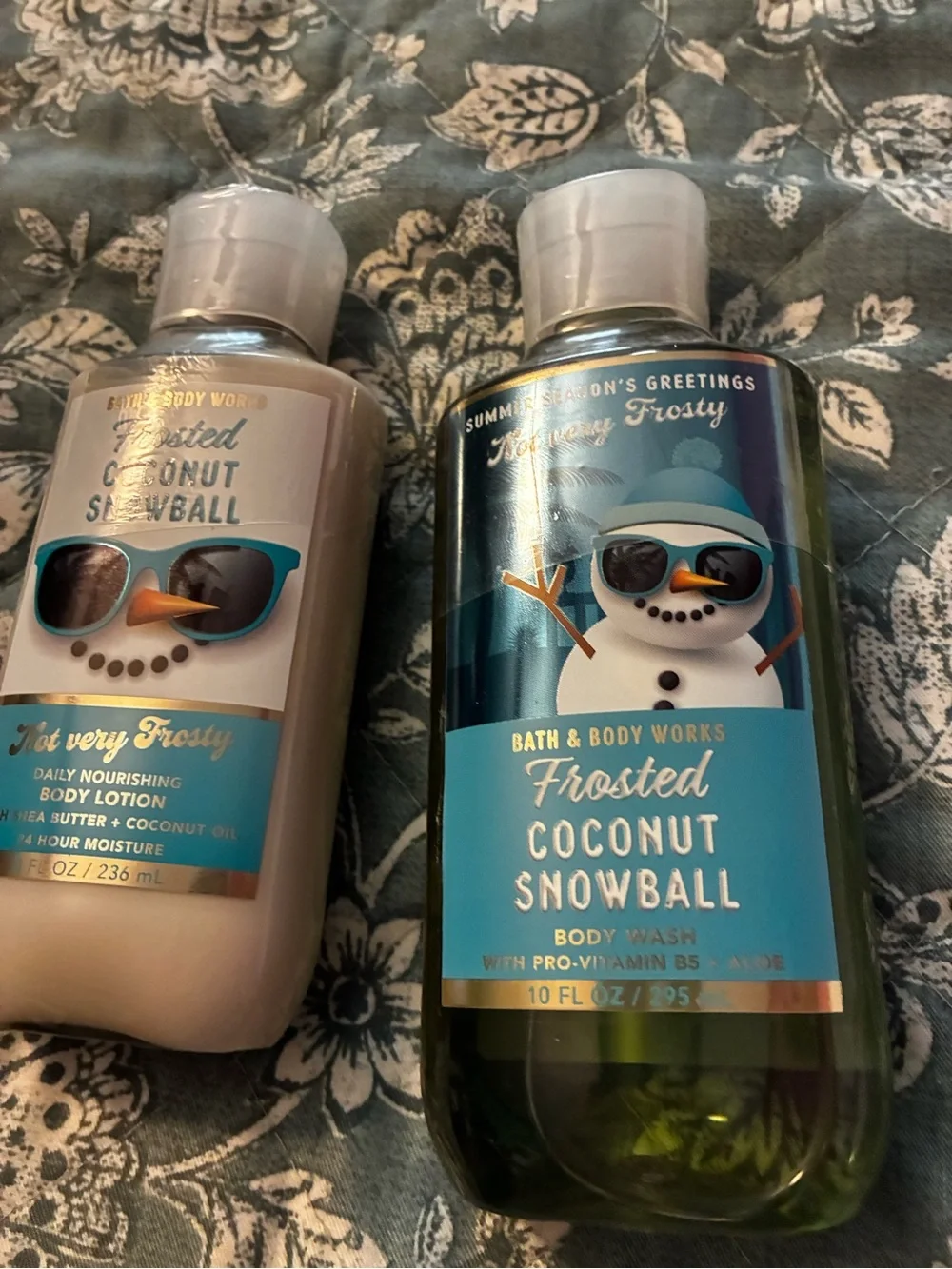 Bath & Body Works Frosted Coconut Snowball Duo - Teal & White Accents